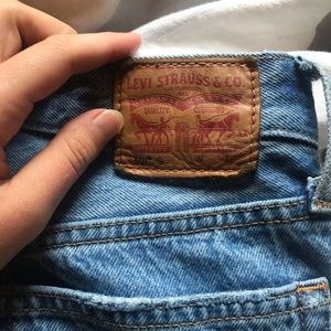 LEVI JEANS